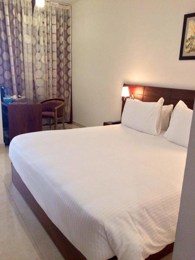 Hotel Bella Riva Kinşasa Dış mekan fotoğraf