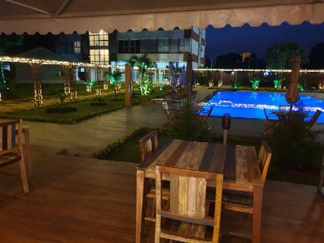 Hotel Bella Riva Kinşasa Dış mekan fotoğraf